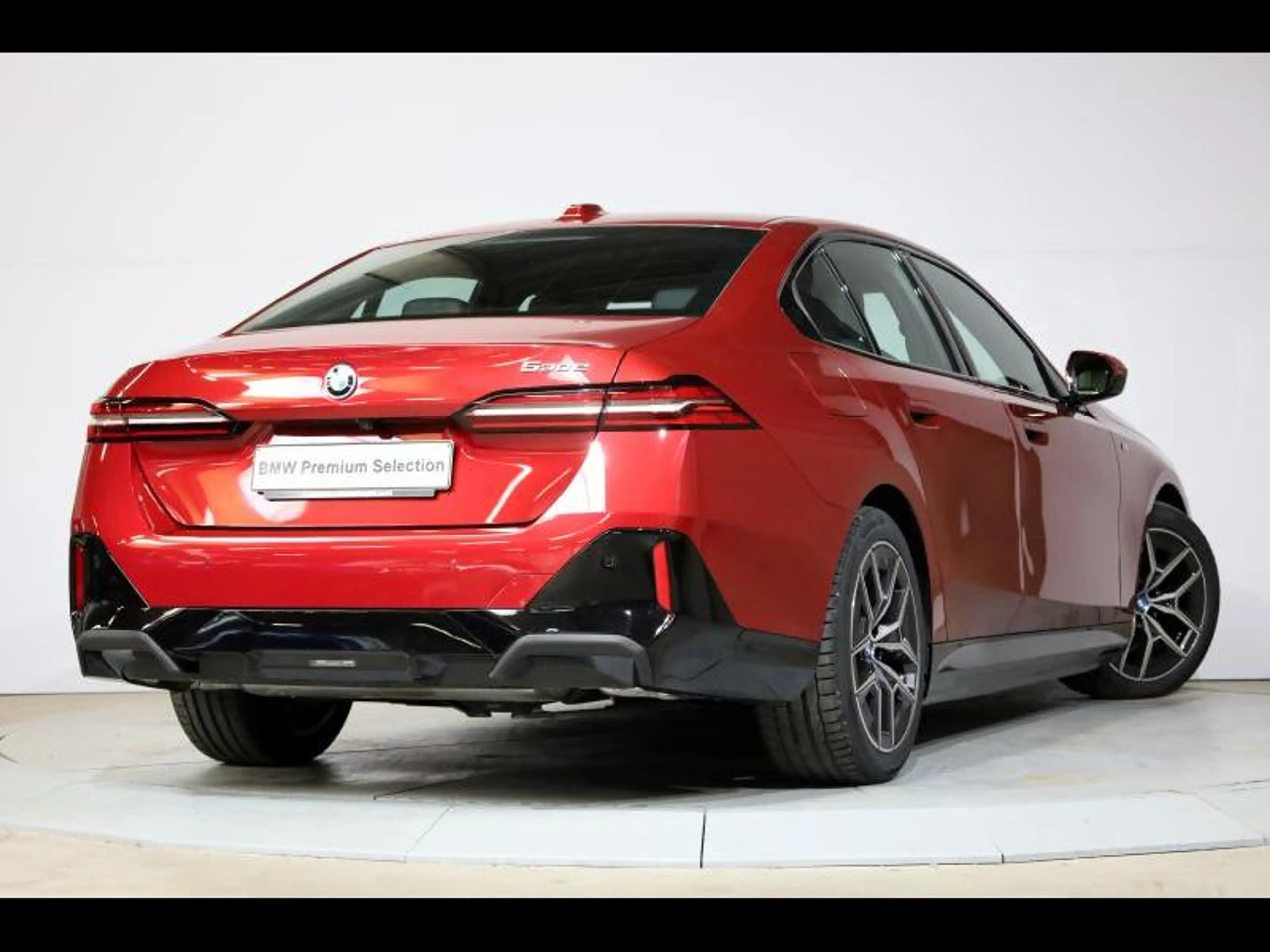 BMW 530 e Berline Kit M Sport — photo 2