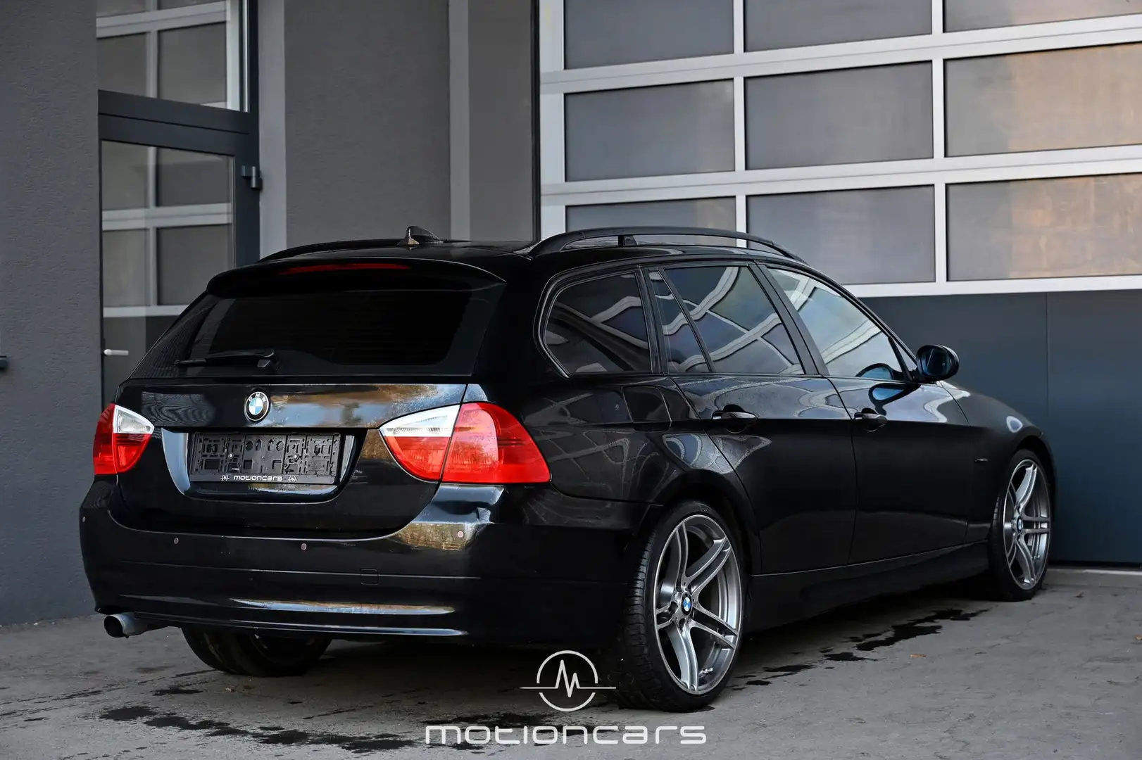 BMW 318 d Touring M-Paket Pickerl NEU Чорний - 2