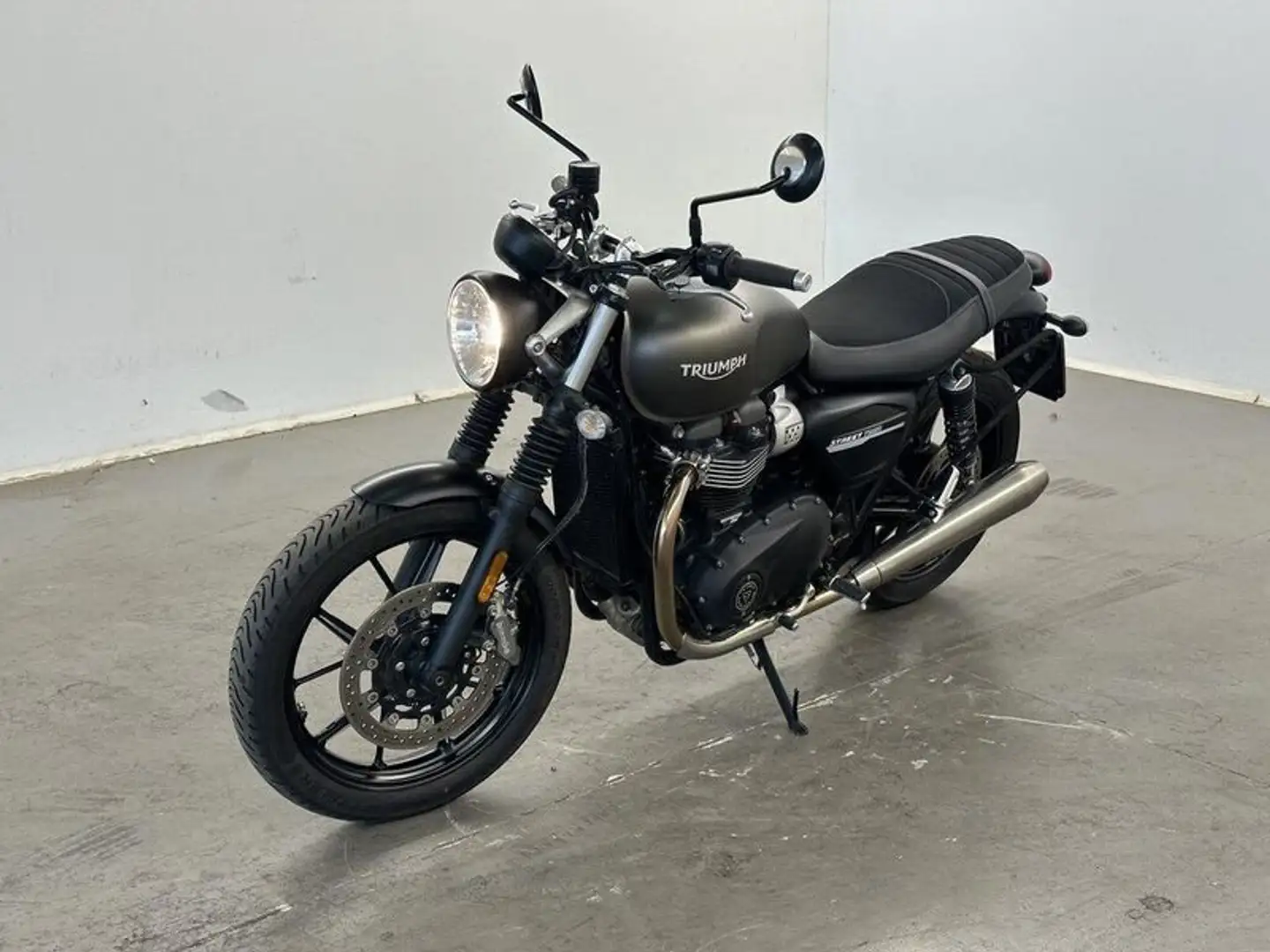 Triumph Street Twin 900 my19 - 1