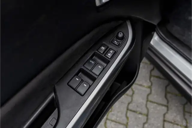 Suzuki Vitara view 23