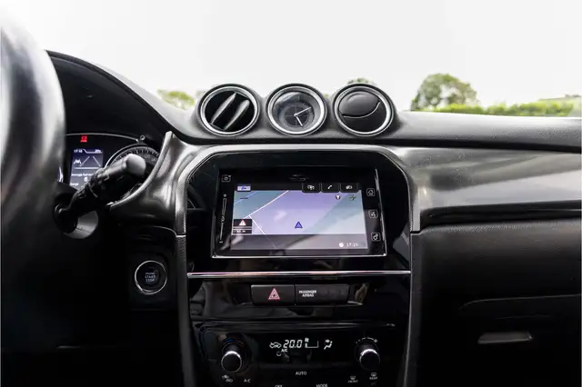Suzuki Vitara view 25