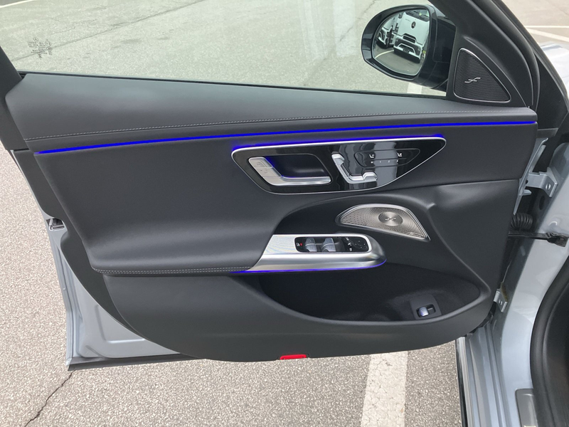 Mercedes-Benz E 300 de 4MATIC T-Modell Wide PTS Distr SHZ Airm — photo 11