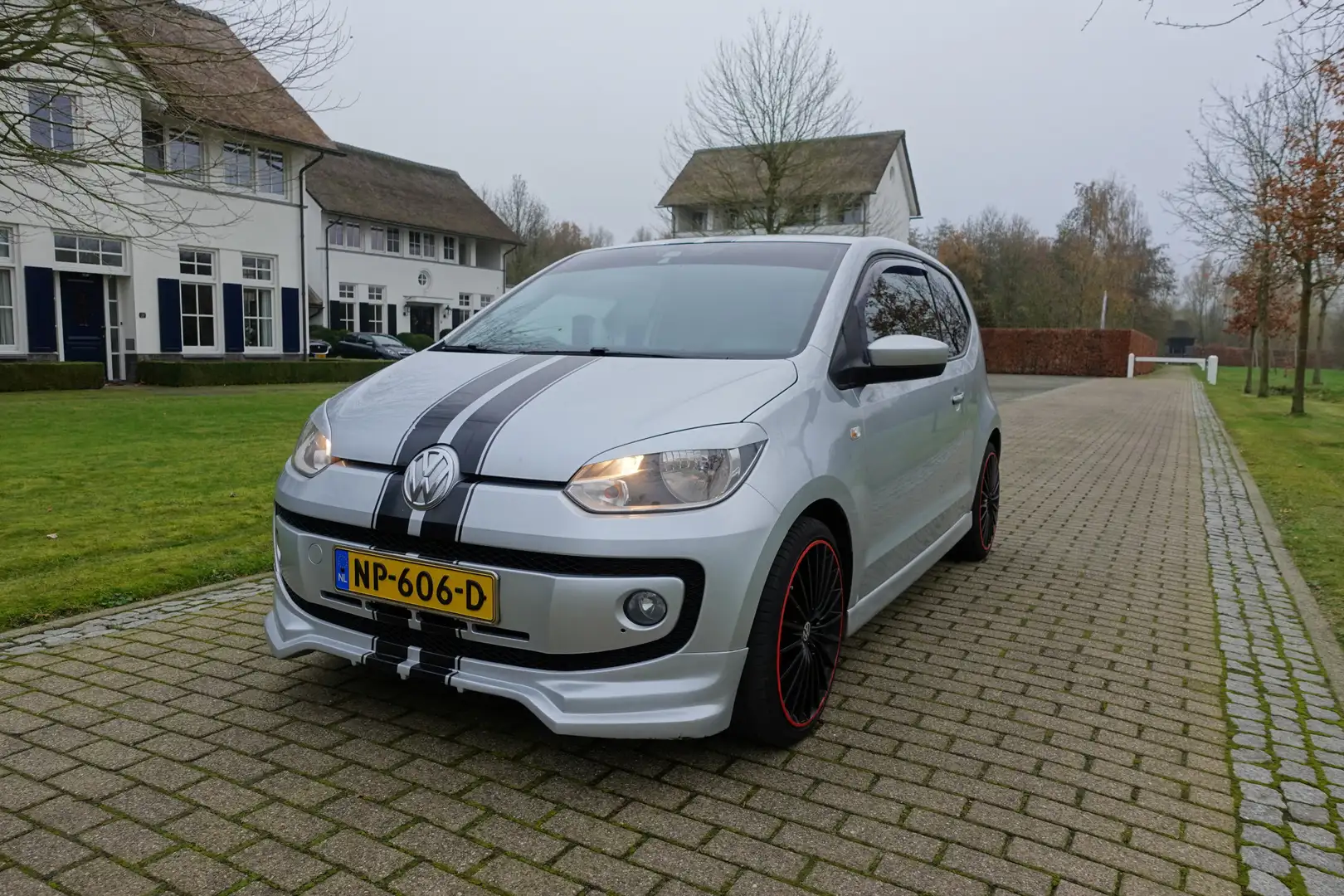 Volkswagen up! 1.0 move up! BlueMotion | Cruise Control | Stoelve Grijs - 2