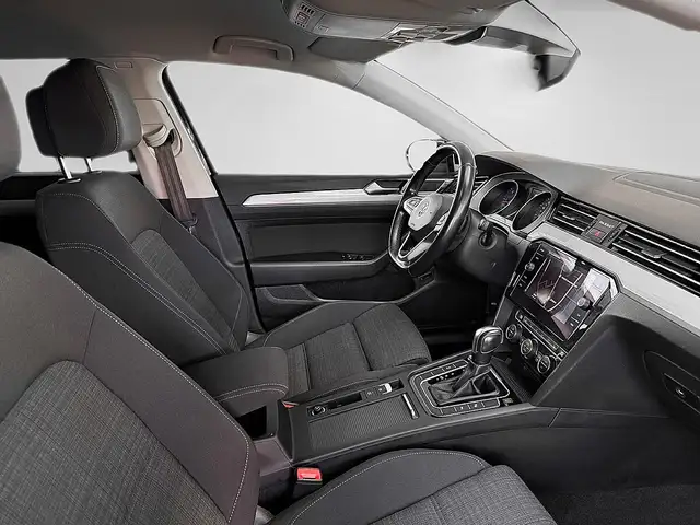 Volkswagen Passat view 8