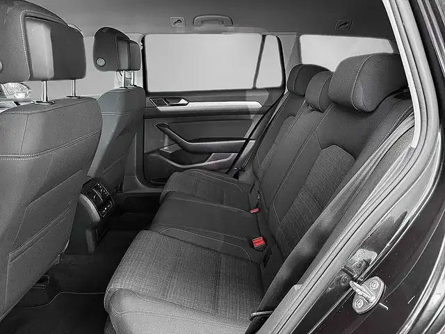 Volkswagen Passat view 12