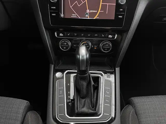 Volkswagen Passat view 13