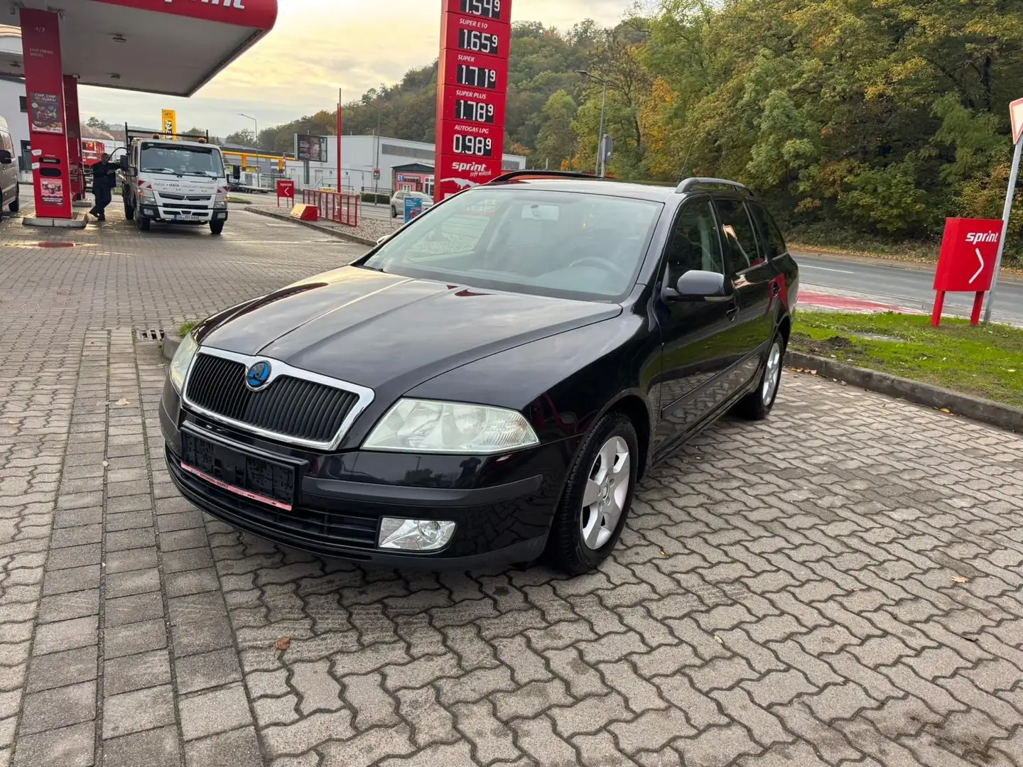 Skoda Octavia 1.6 Schwarz - 1