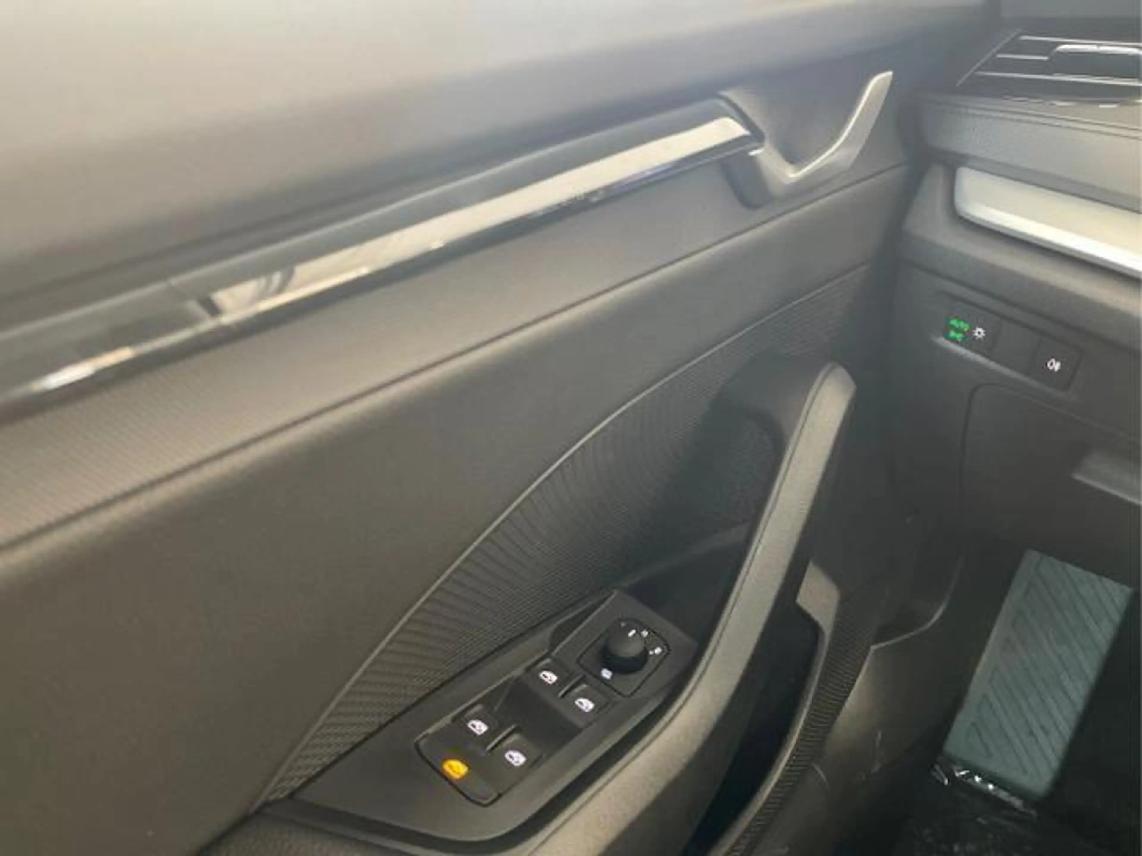 Skoda Octavia Combi Essence 150 PS DSG AHK+Sitzheizung 1.5 TSI m — photo 9