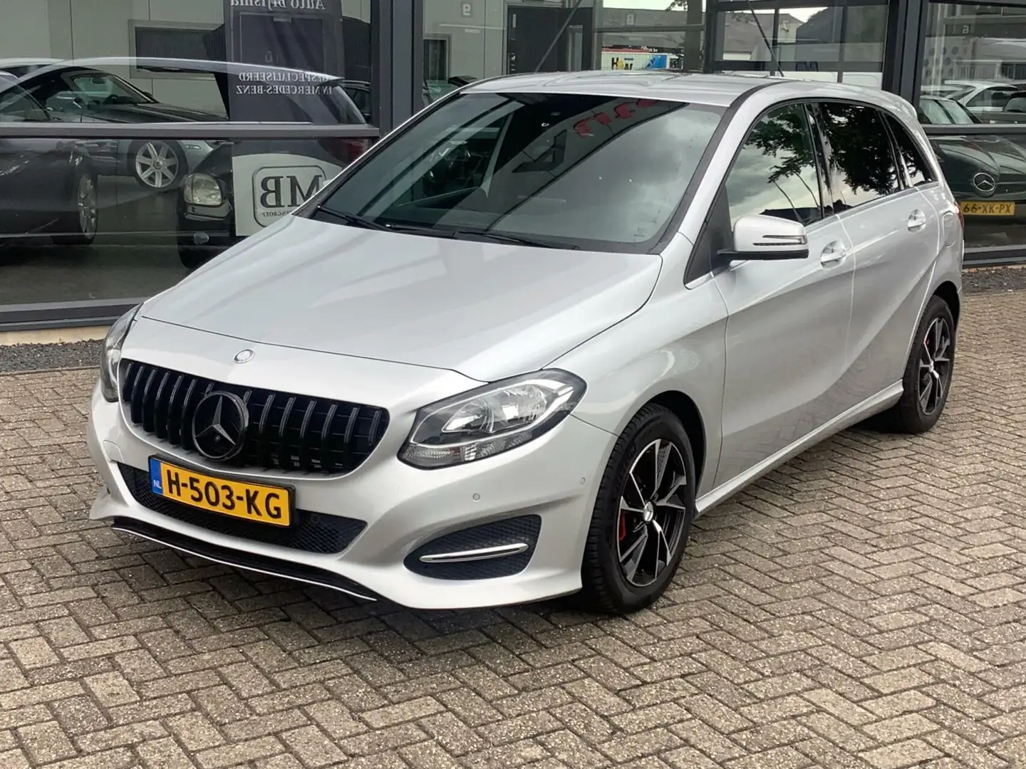 Mercedes-Benz B 180 Lease Edition, automaat, navi, cruise Gris - 2