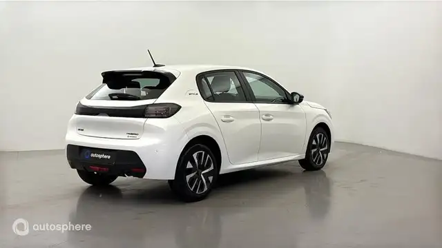 Peugeot 208 view 5
