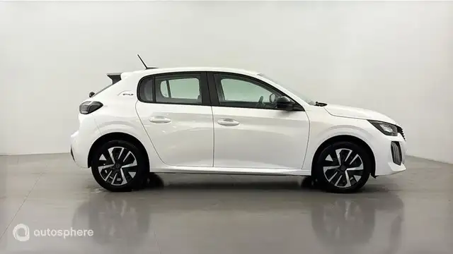 Peugeot 208 view 4