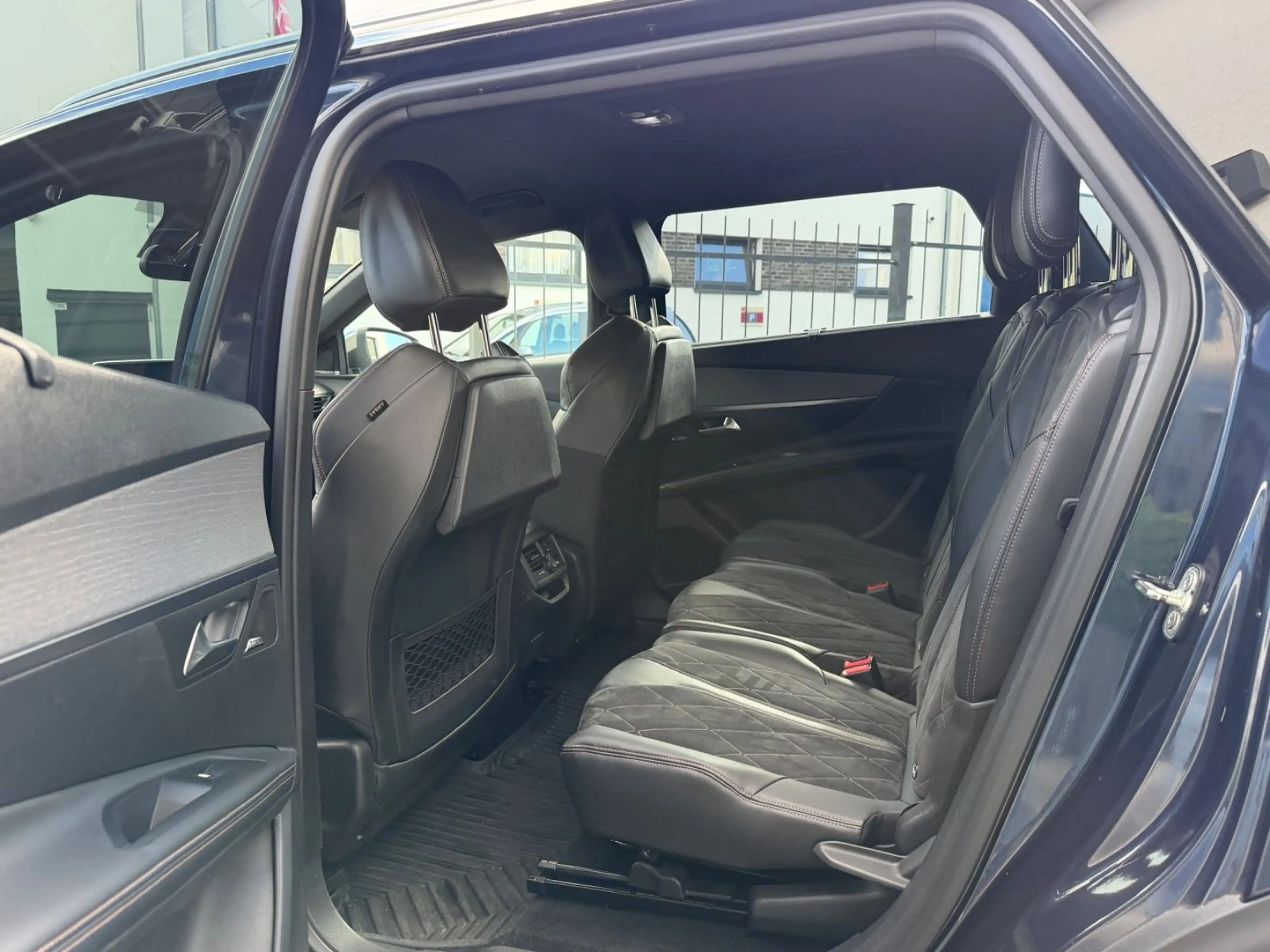 Peugeot 5008 GT 2.0 Blue HDI 180 — photo 12
