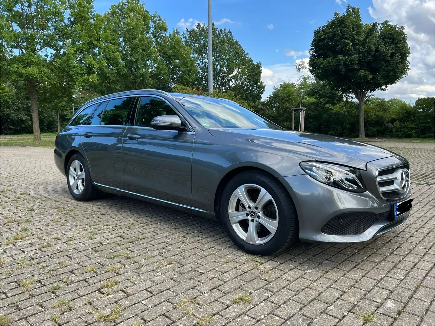 Mercedes-Benz E 200 E 200 T 9G-TRONIC Avantgarde Grau - 2