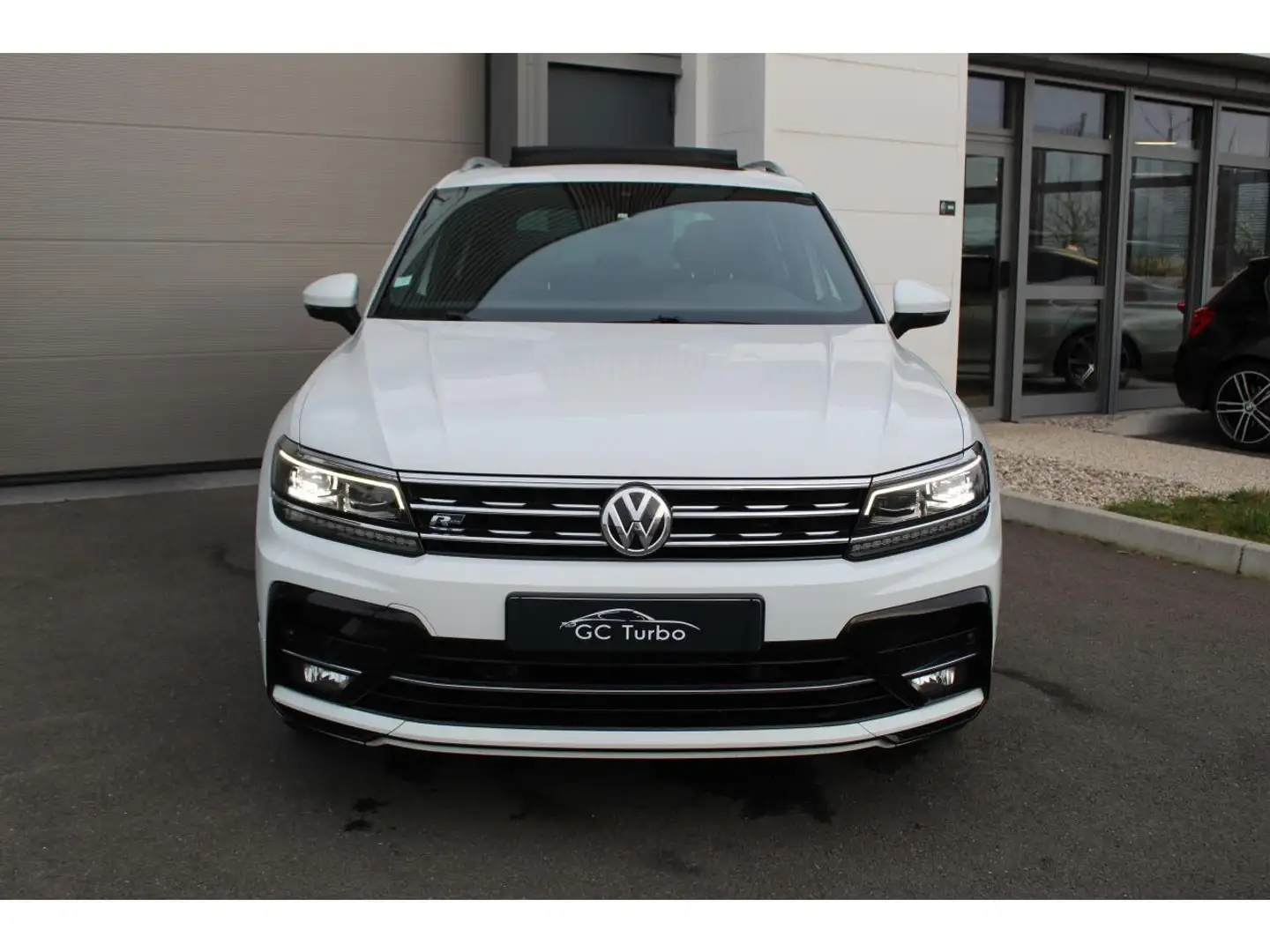 Volkswagen Tiguan Tiguan 2.0 TDI BlueMotion - Black R-Line 4Motion Білий - 2