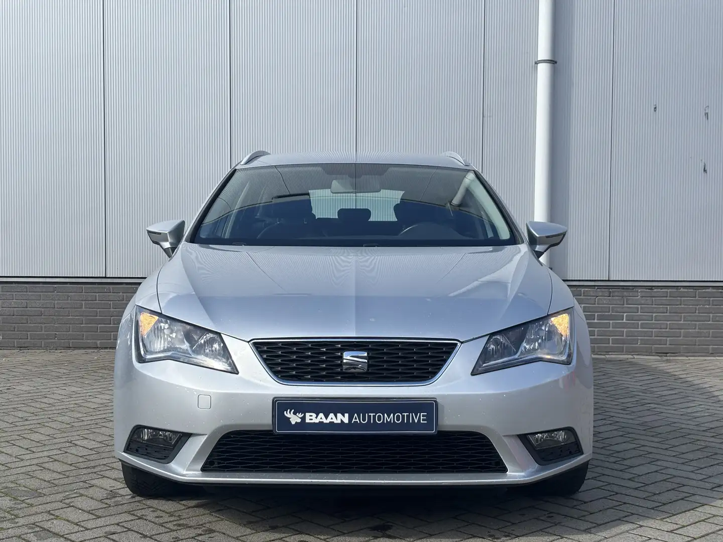 SEAT Leon ST 1.2 TSI Style Grijs - 2