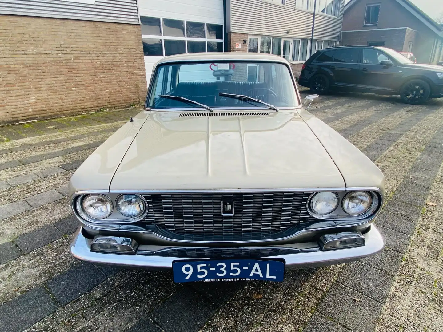 Toyota Crown RS 41 L 1965 opknapper siva - 2