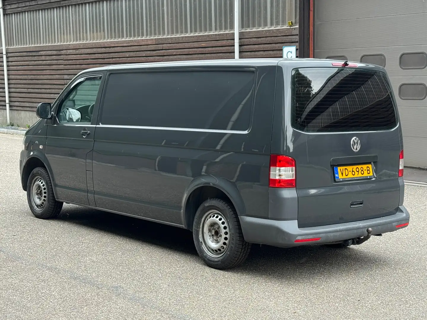 Volkswagen Transporter 2.0 TDI L2H1 Gris - 2