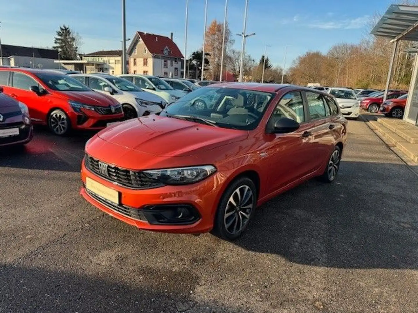 Fiat Tipo Kombi Life, Klimaautomatik, PDC v. und h. Orange - 2