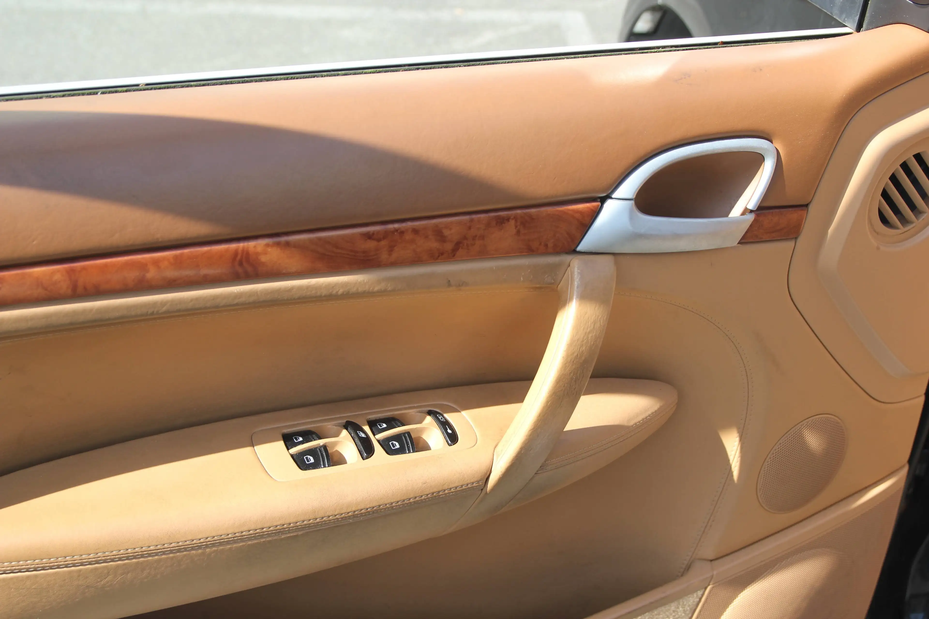 Porsche Cayenne S — photo 8