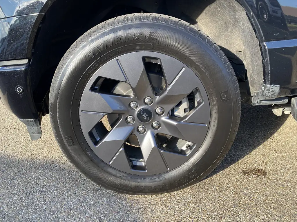 2023 Ford F-150 Lightning Lariat SuperCrew 145 | 360 Cam | Powered Tailgate — photo 3
