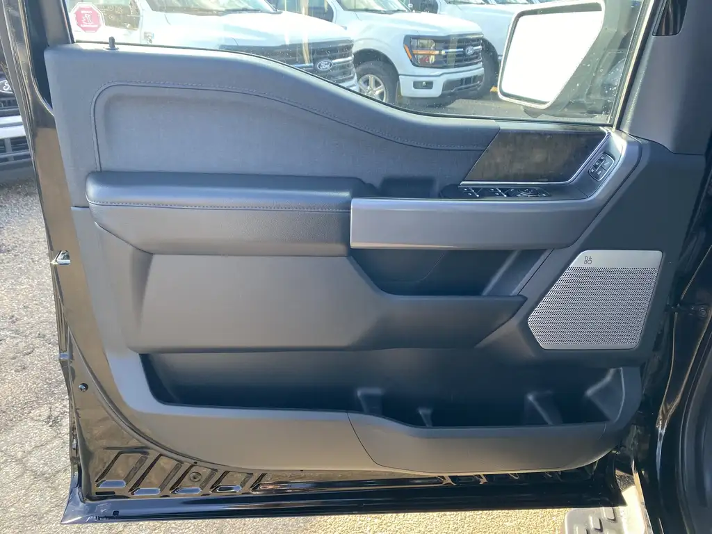 2023 Ford F-150 Lightning Lariat SuperCrew 145 | 360 Cam | Powered Tailgate — photo 7