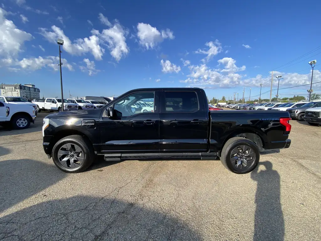 2023 Ford F-150 Lightning Lariat SuperCrew 145 | 360 Cam | Powered Tailgate — photo 4