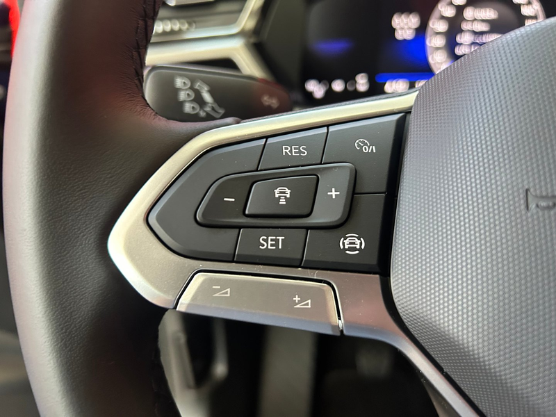 Volkswagen Touran Life TDI — photo 9