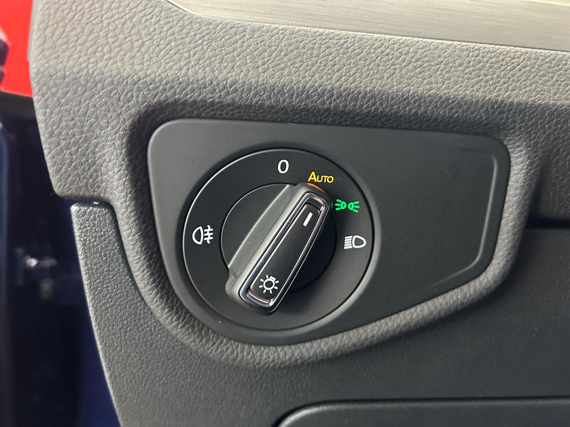 Volkswagen Touran Life TDI — photo 12