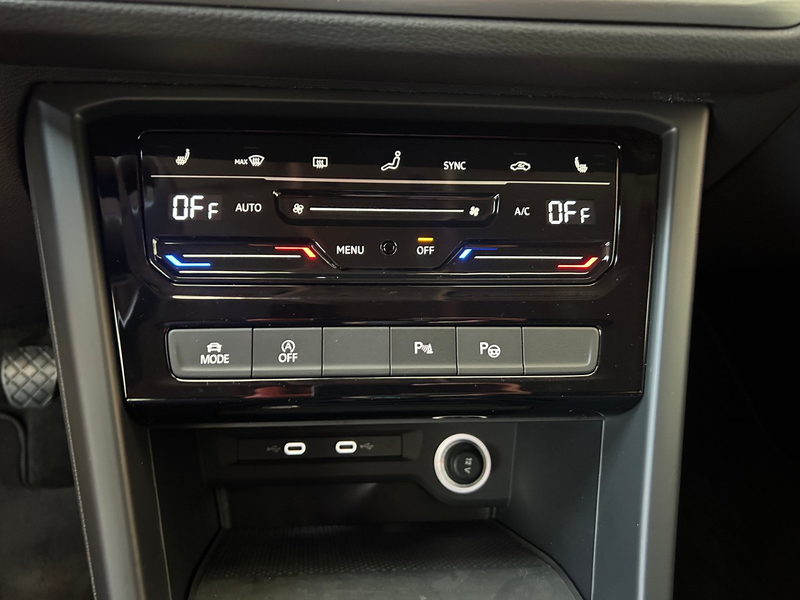 Volkswagen Touran Life TDI — photo 13