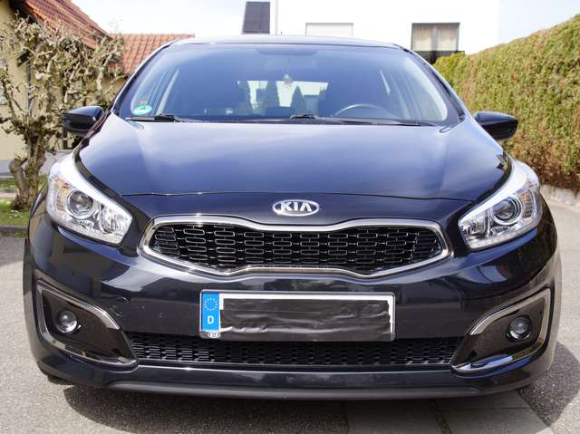 Imagine Kia Ceed / cee'd Ceed 1.6 GDI Dream Team Edition