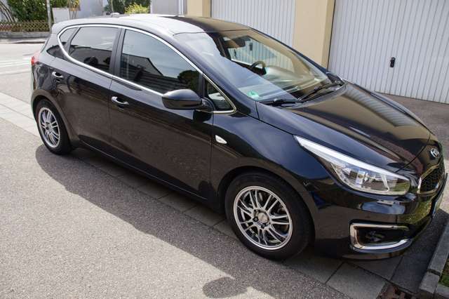 Kia Ceed / cee'd Ceed 1.6 GDI Dream Team Edition