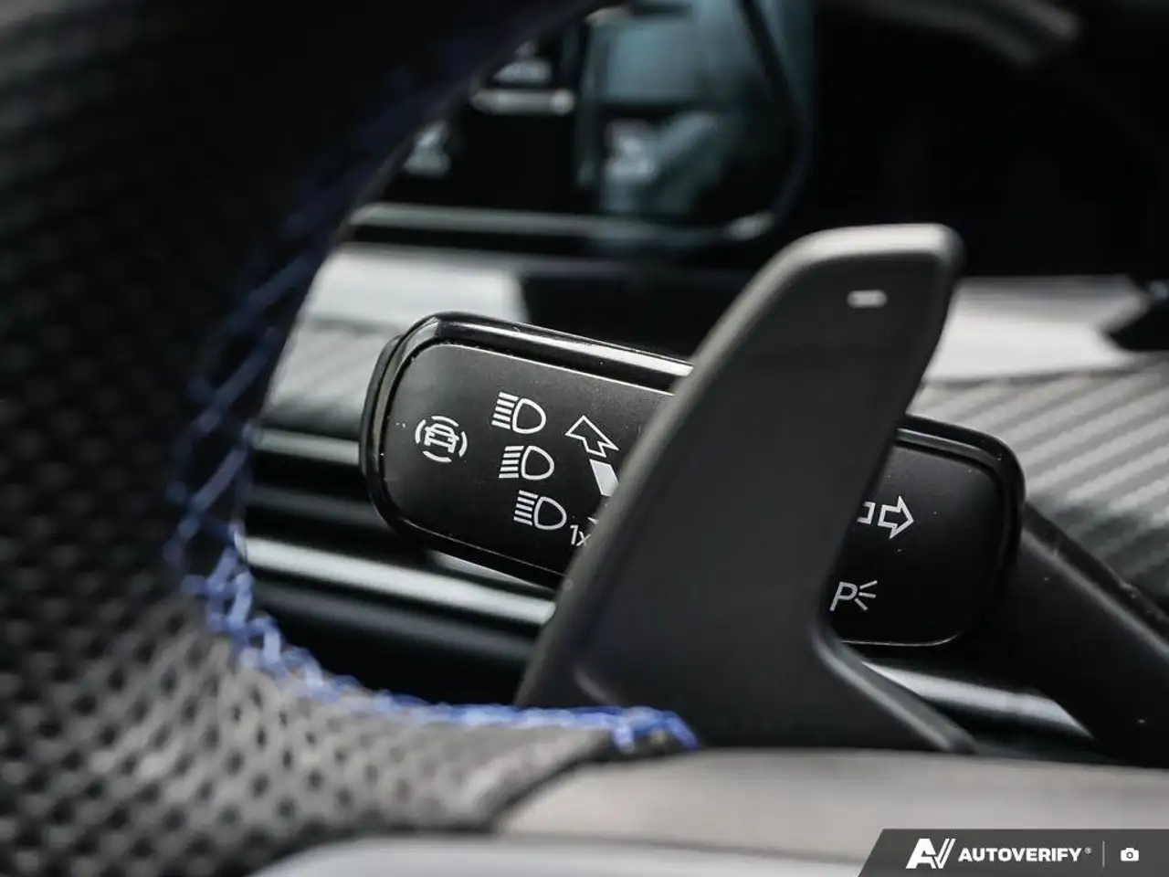 Volkswagen Golf R снимка Volkswagen Golf R