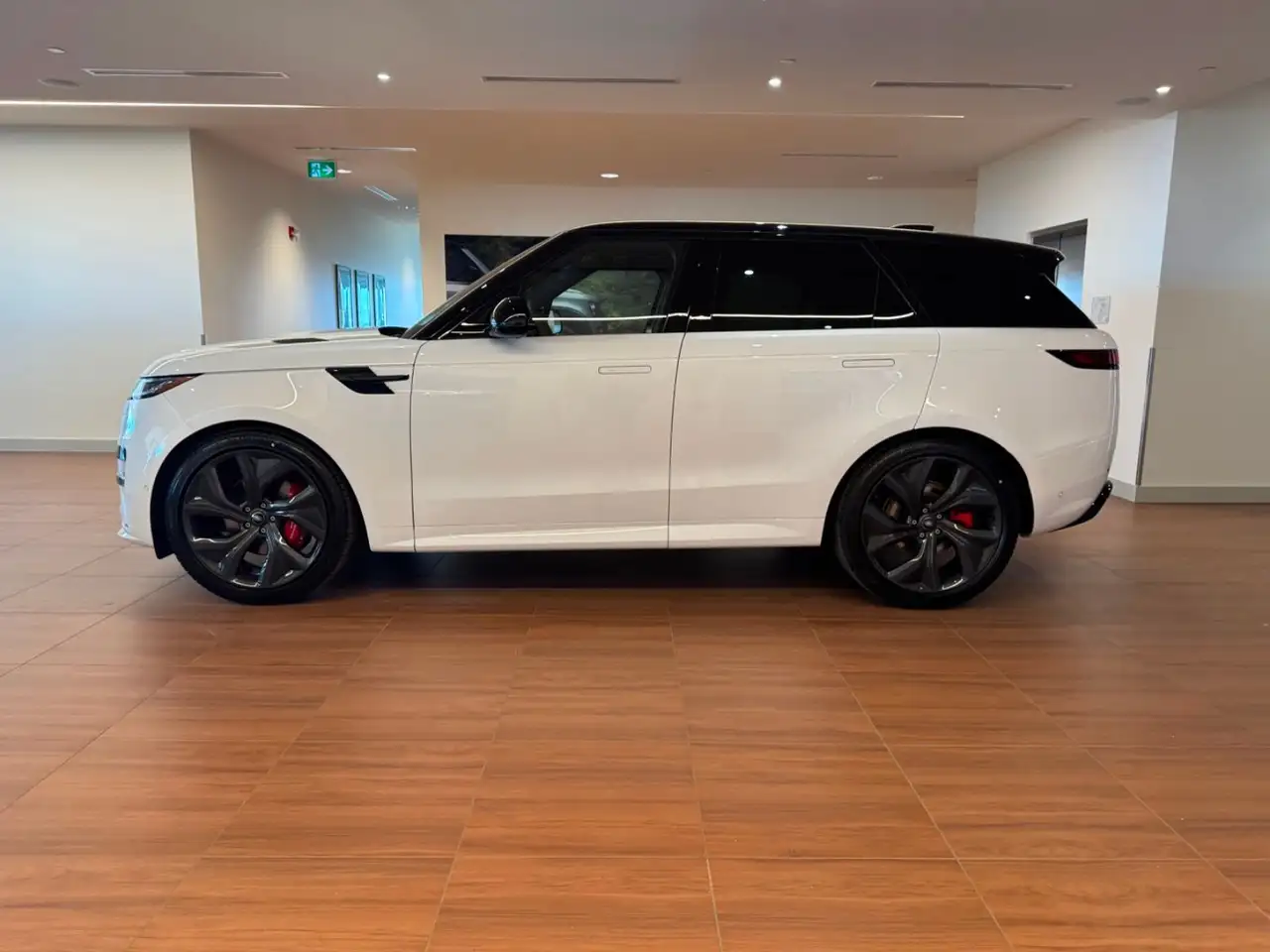Land Rover Range Rover Sport снимка Land Rover Range Rover Sport