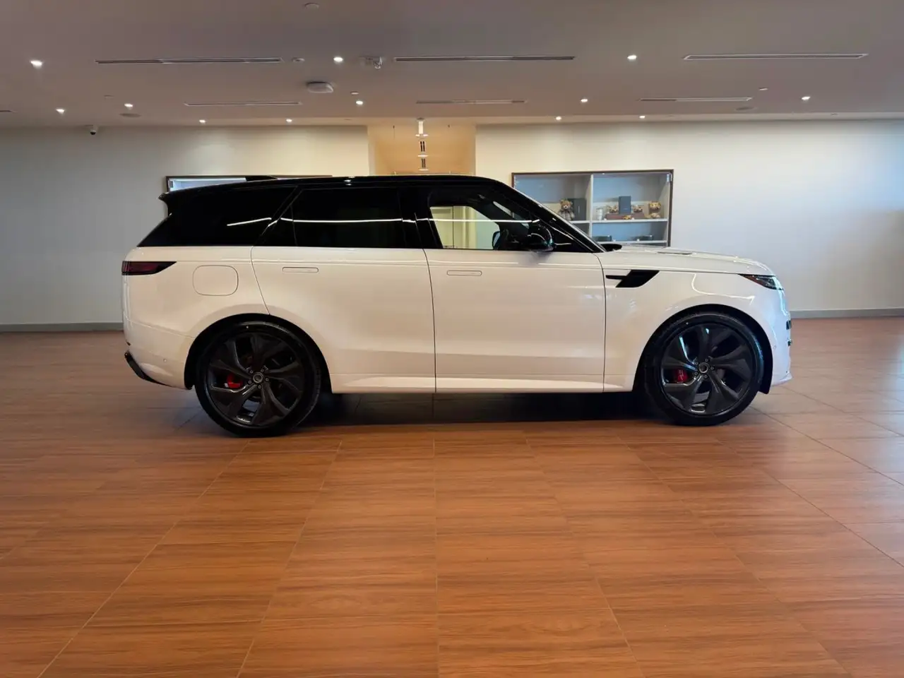 Land Rover Range Rover Sport снимка Land Rover Range Rover Sport