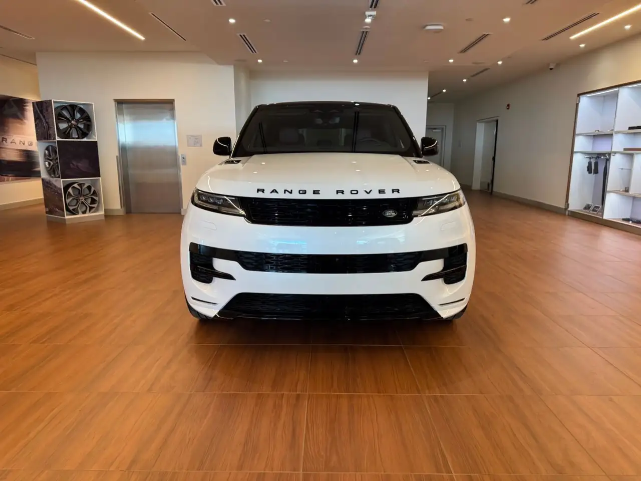 Land Rover Range Rover Sport снимка Land Rover Range Rover Sport