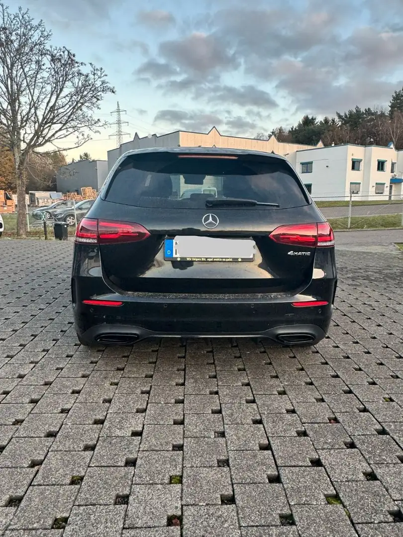 Mercedes-Benz B 220 *4matic*AMG-Line*Night Paket Schwarz - 2
