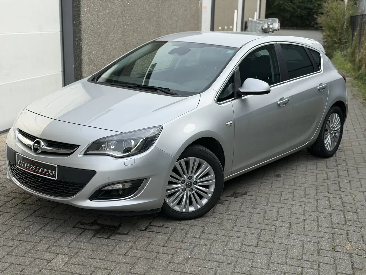Opel Astra 1.6 CDTI 136 ch Start/Stop Dynamic — photo 1 of 12