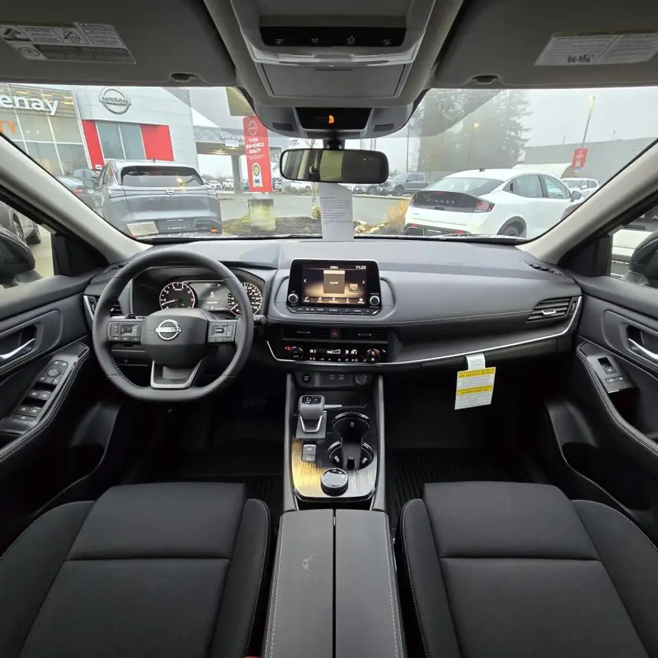 Nissan Rogue снимка Nissan Rogue