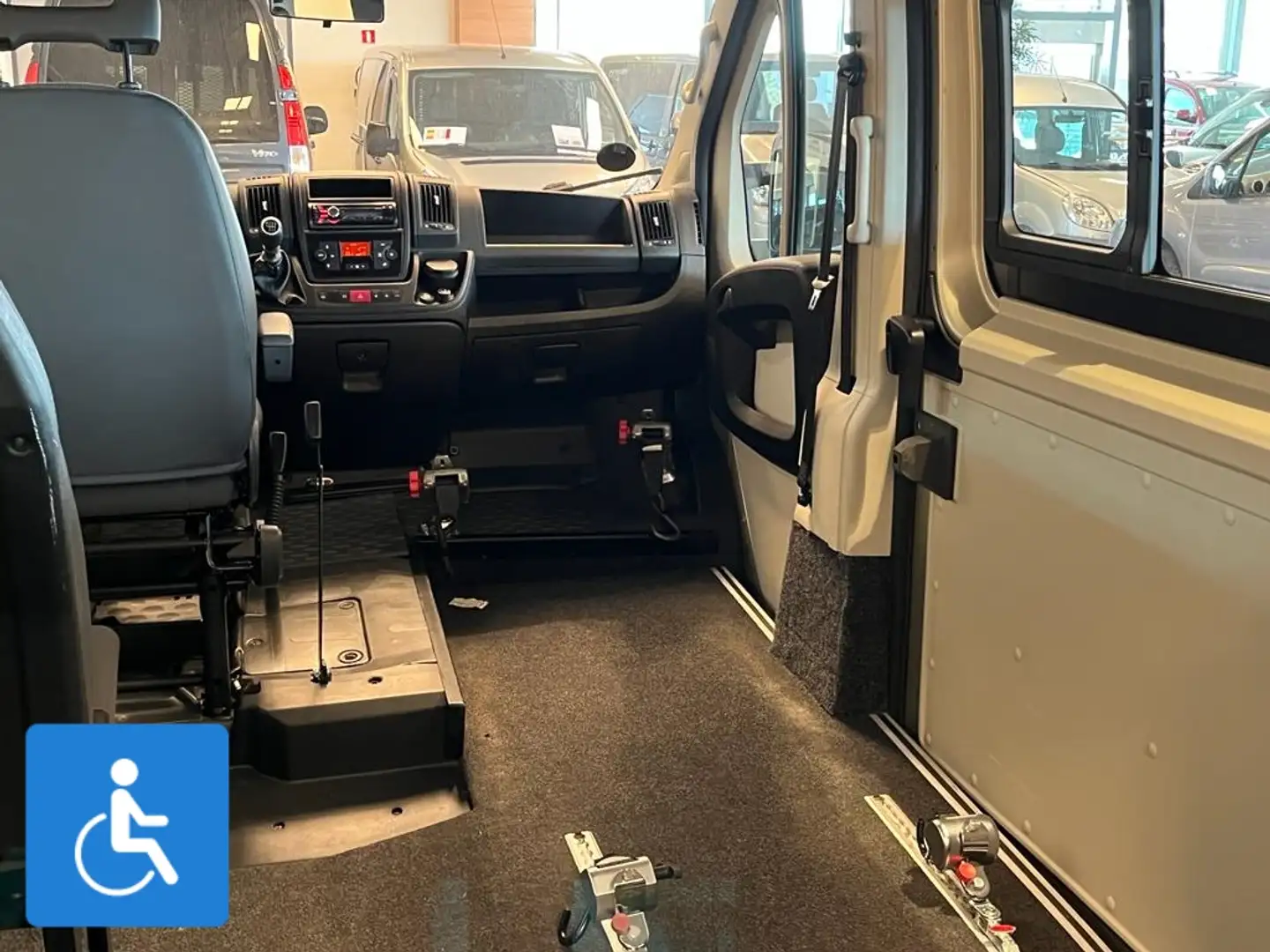 Citroen Jumper L1H1 Rolstoelbus Rolstoel voorin - 2