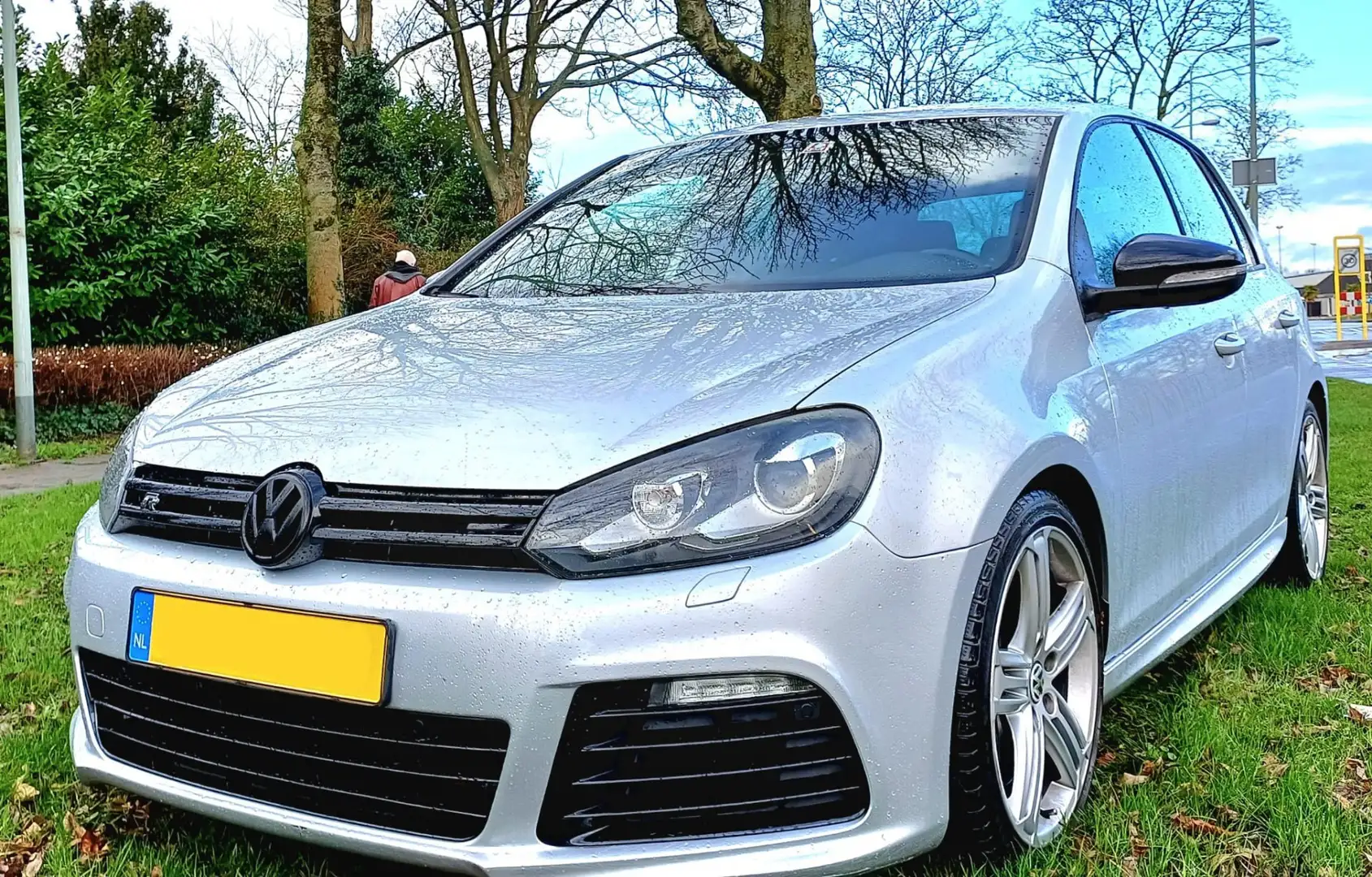 Volkswagen Golf 2.0 R 4-Motion (nieuwe apk) Grijs - 1