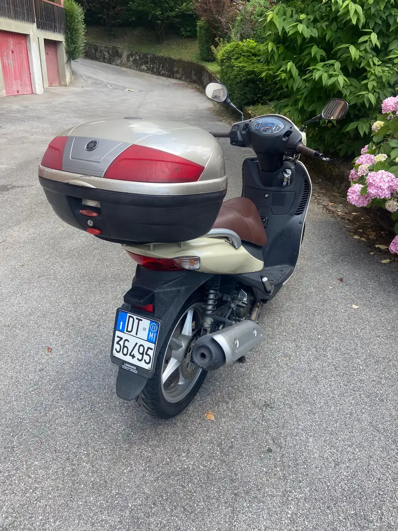 Suzuki Sixteen 150 Beige - 1
