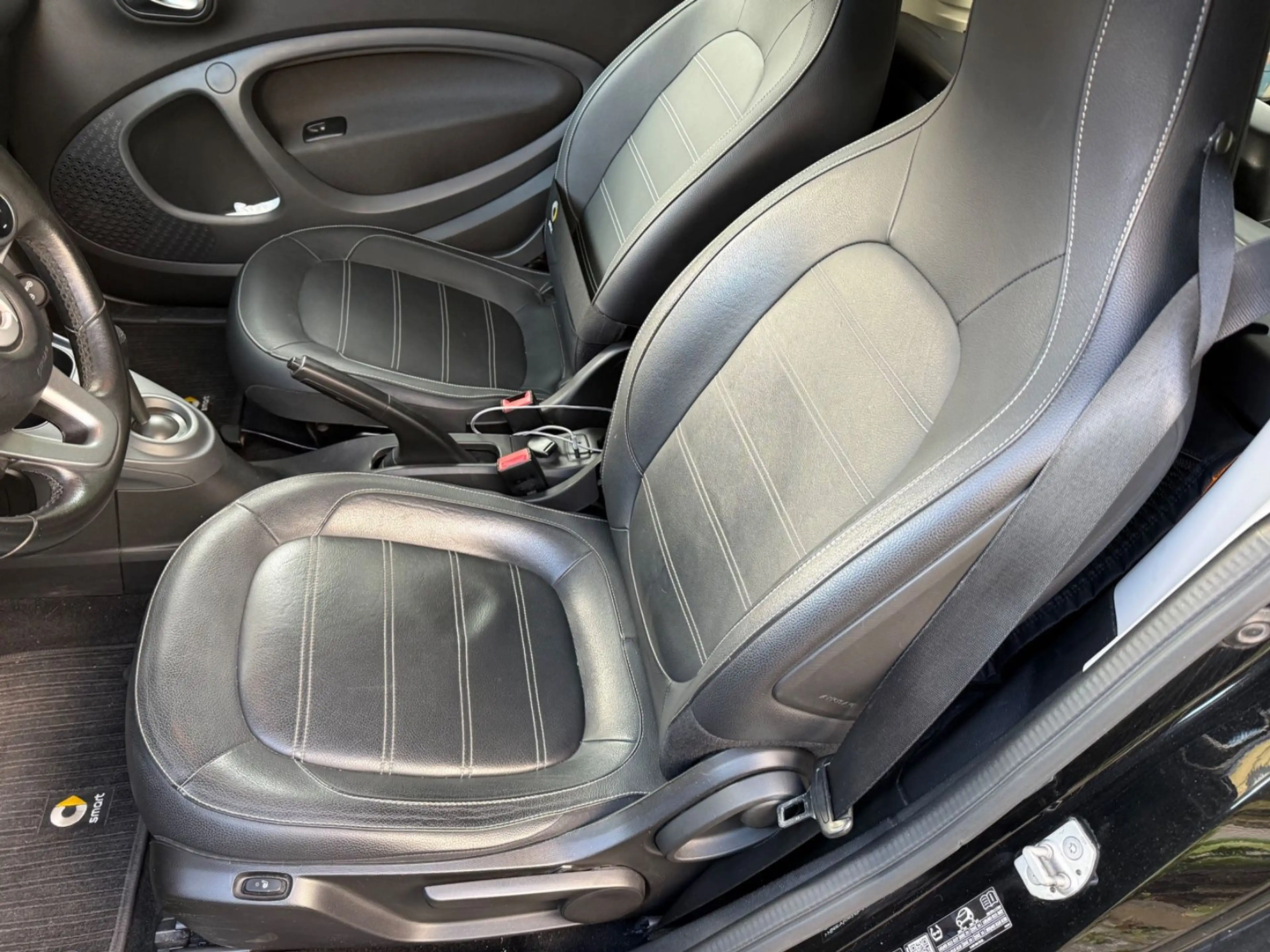smart forTwo Coupé DSG Leder Kamera 1-Hand Scheckheft — photo 9