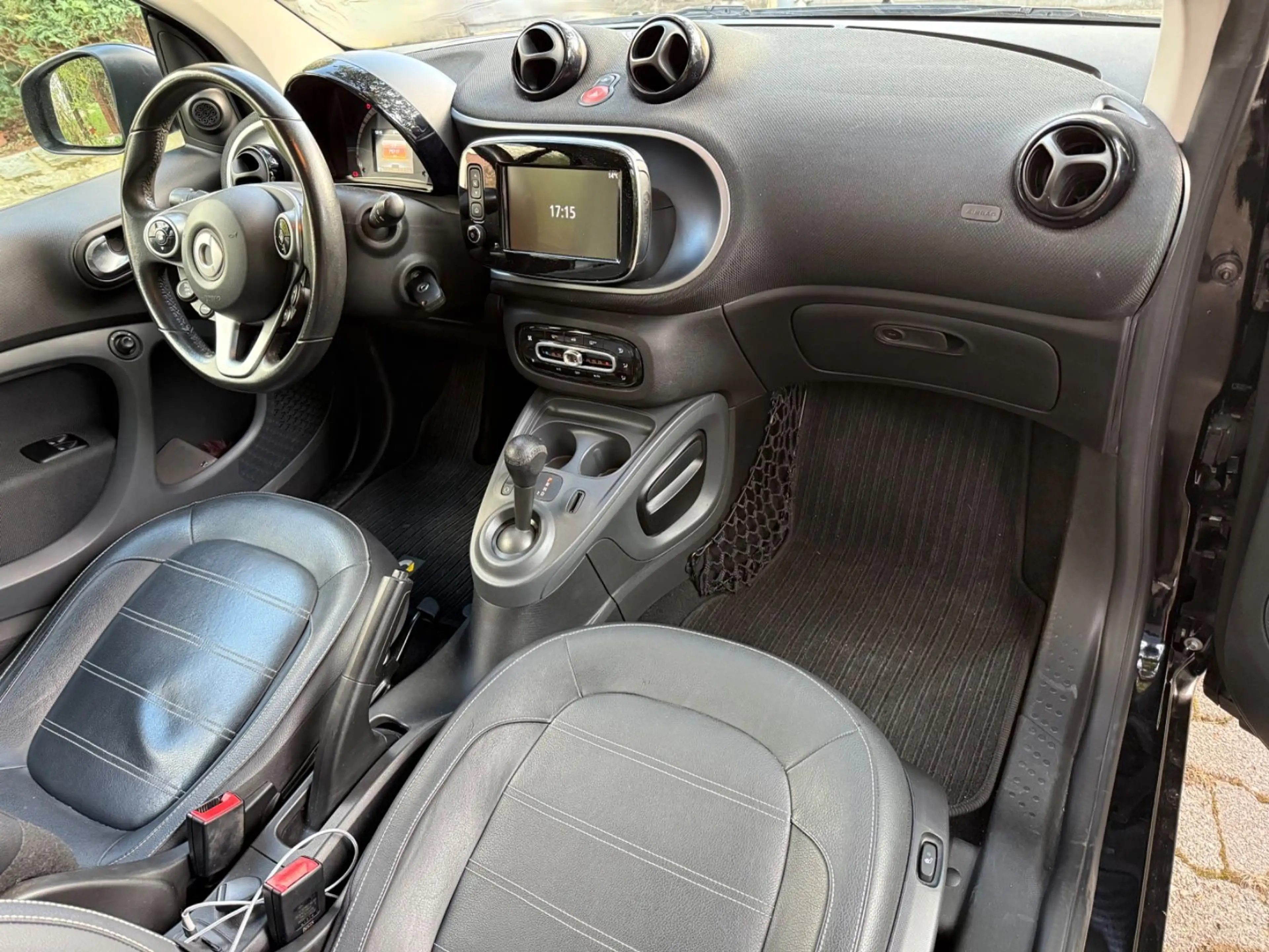 smart forTwo Coupé DSG Leder Kamera 1-Hand Scheckheft — photo 16