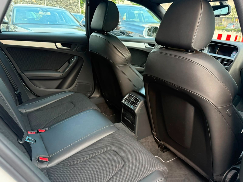 Audi A4 Avant 2.0 S-line plus*Pano*LED*AHK*Tmp — photo 12