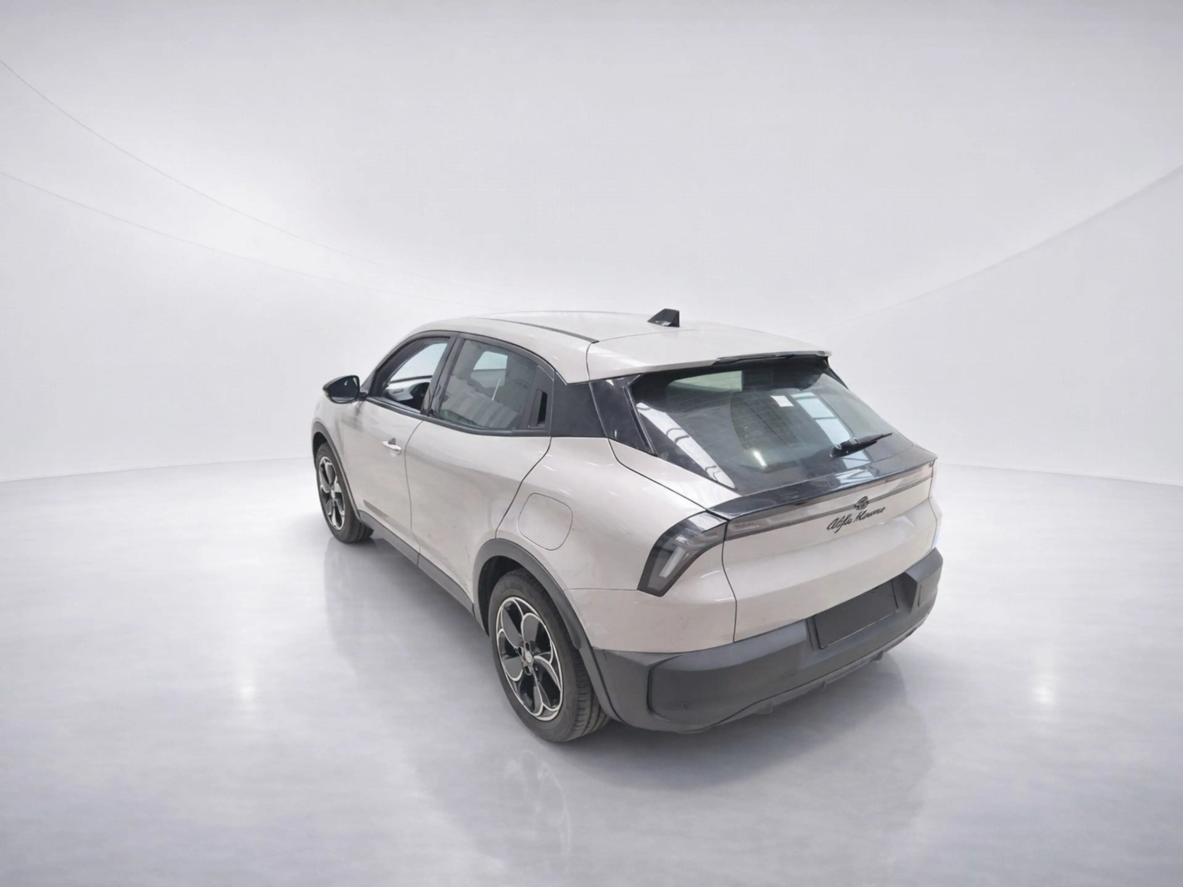 Alfa Romeo Junior Elettrica 54 kWh ACC/LED/PDC/Carplay — photo 4