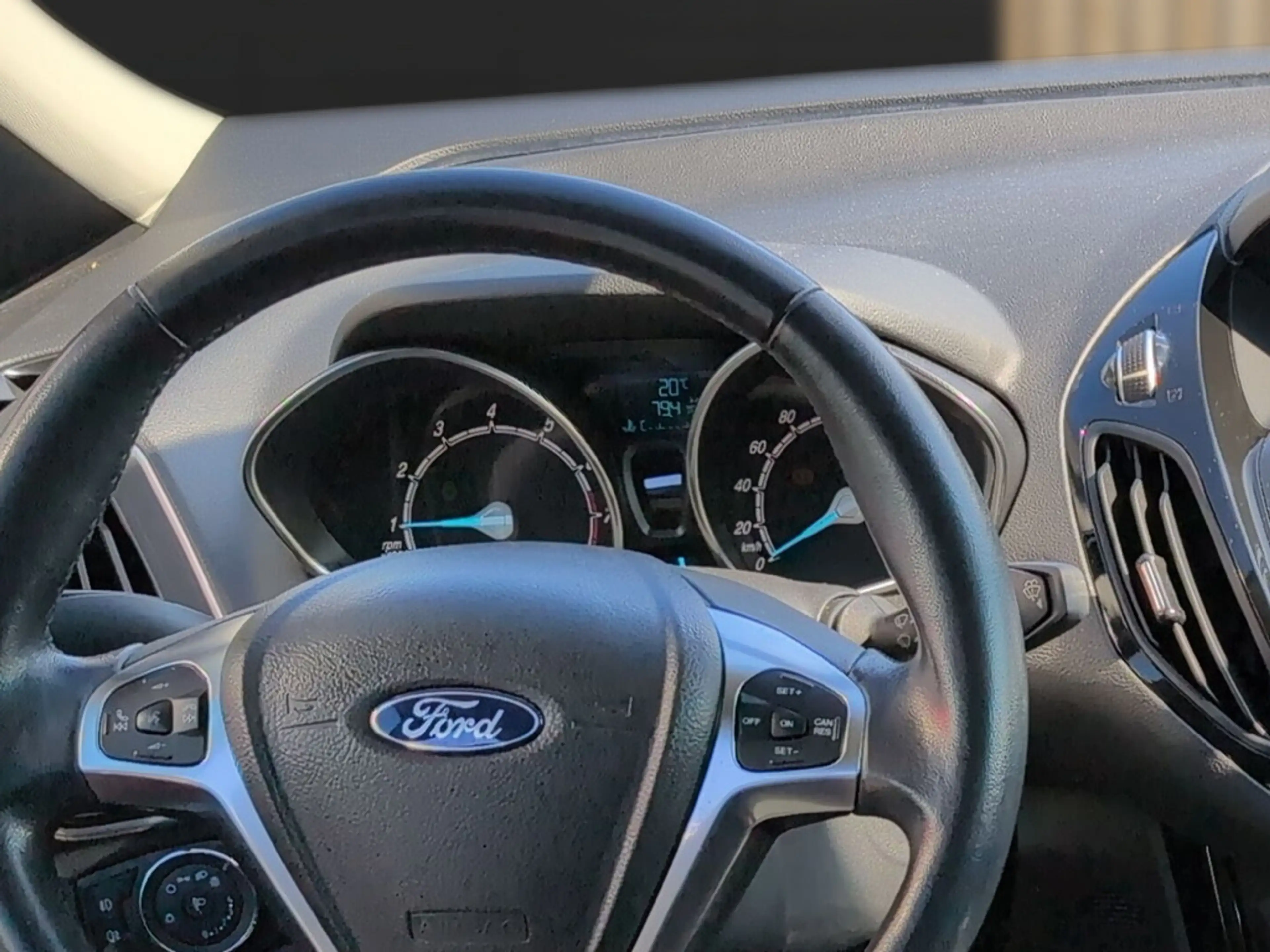 Ford B-Max 1.0 EcoBoost Titanium NAVI SHZ PDC SYNC — photo 14