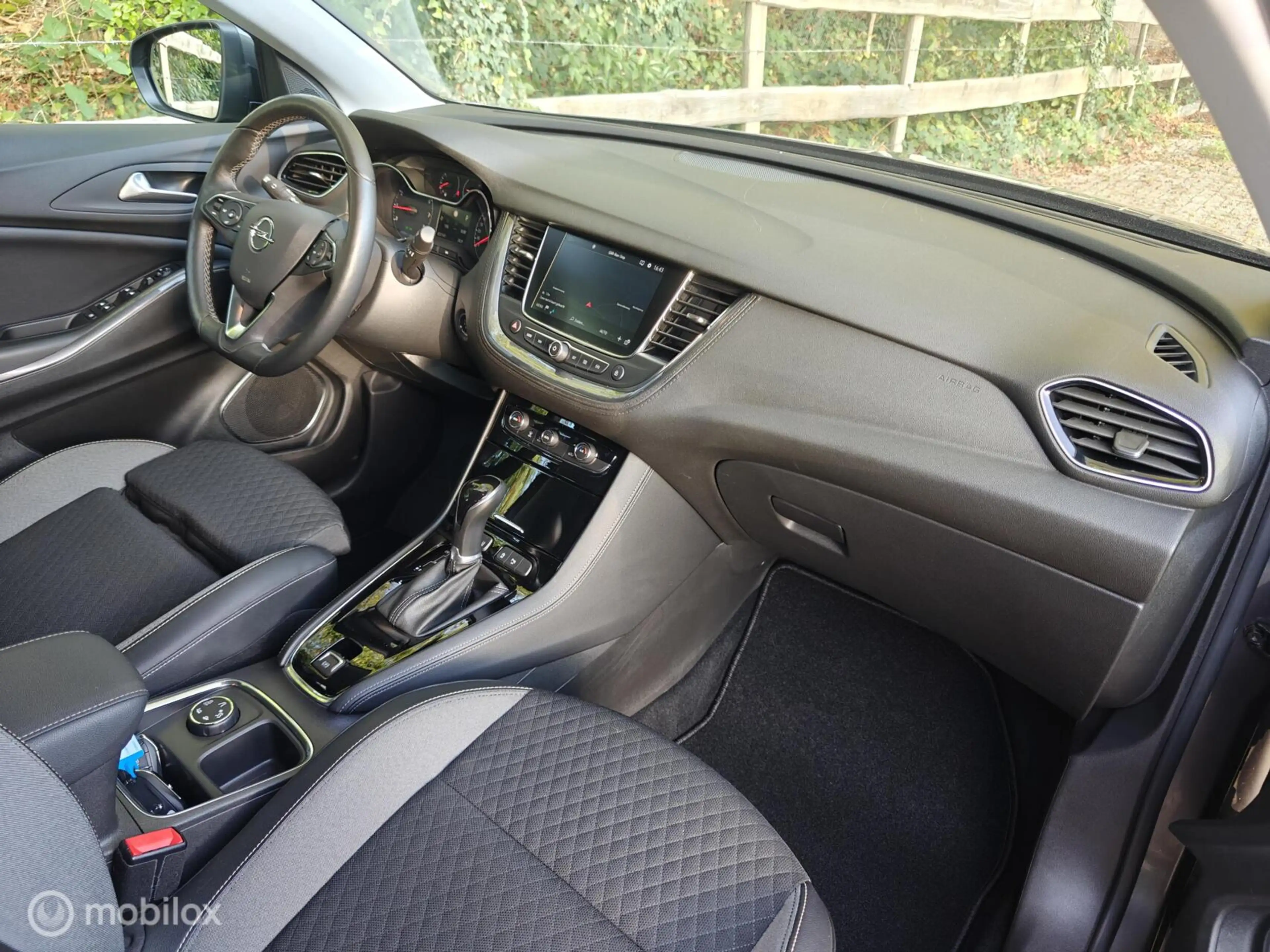 Opel Grandland X 1.2 Turbo Ultimate — photo 11