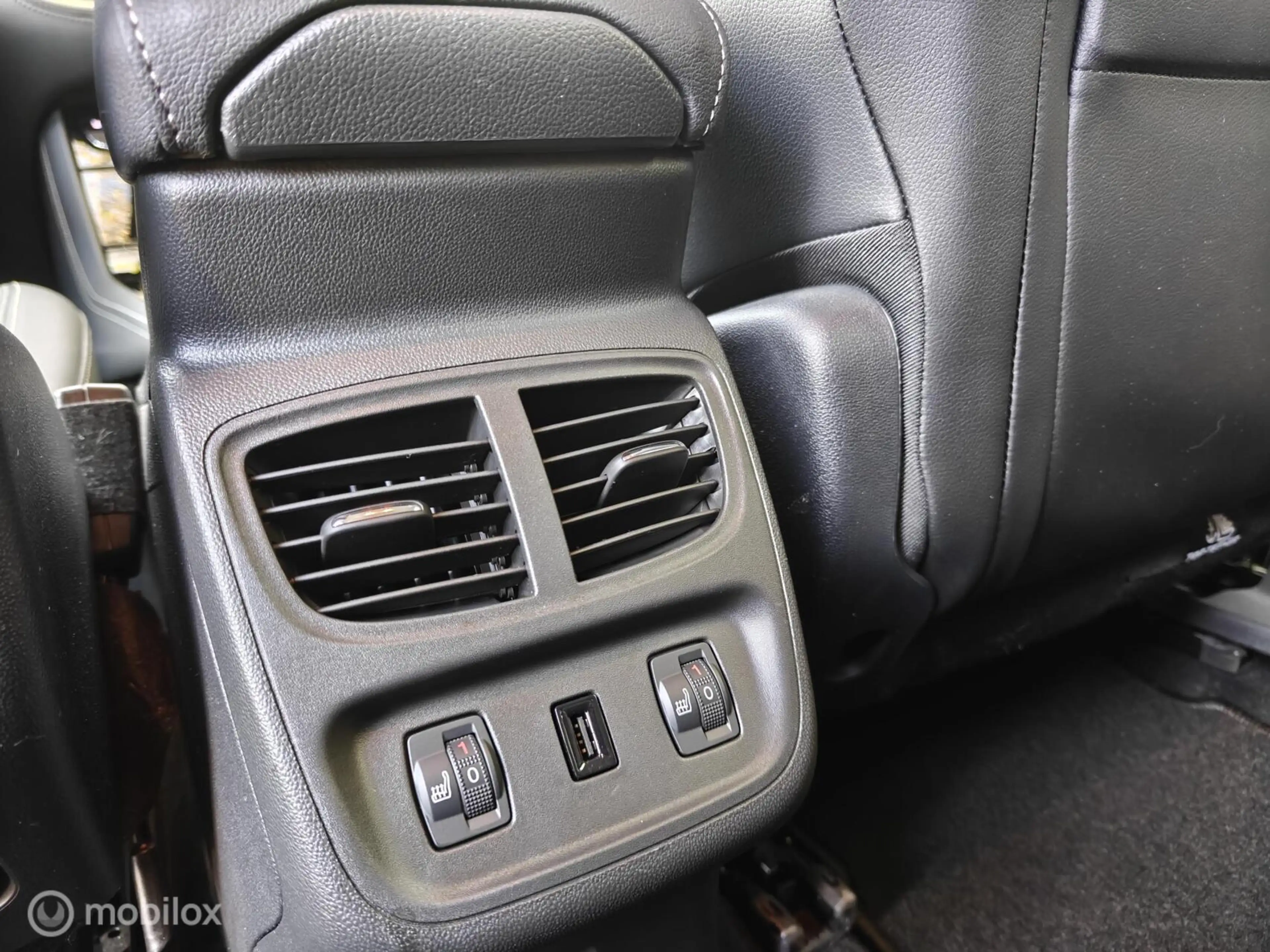 Opel Grandland X 1.2 Turbo Ultimate — photo 30