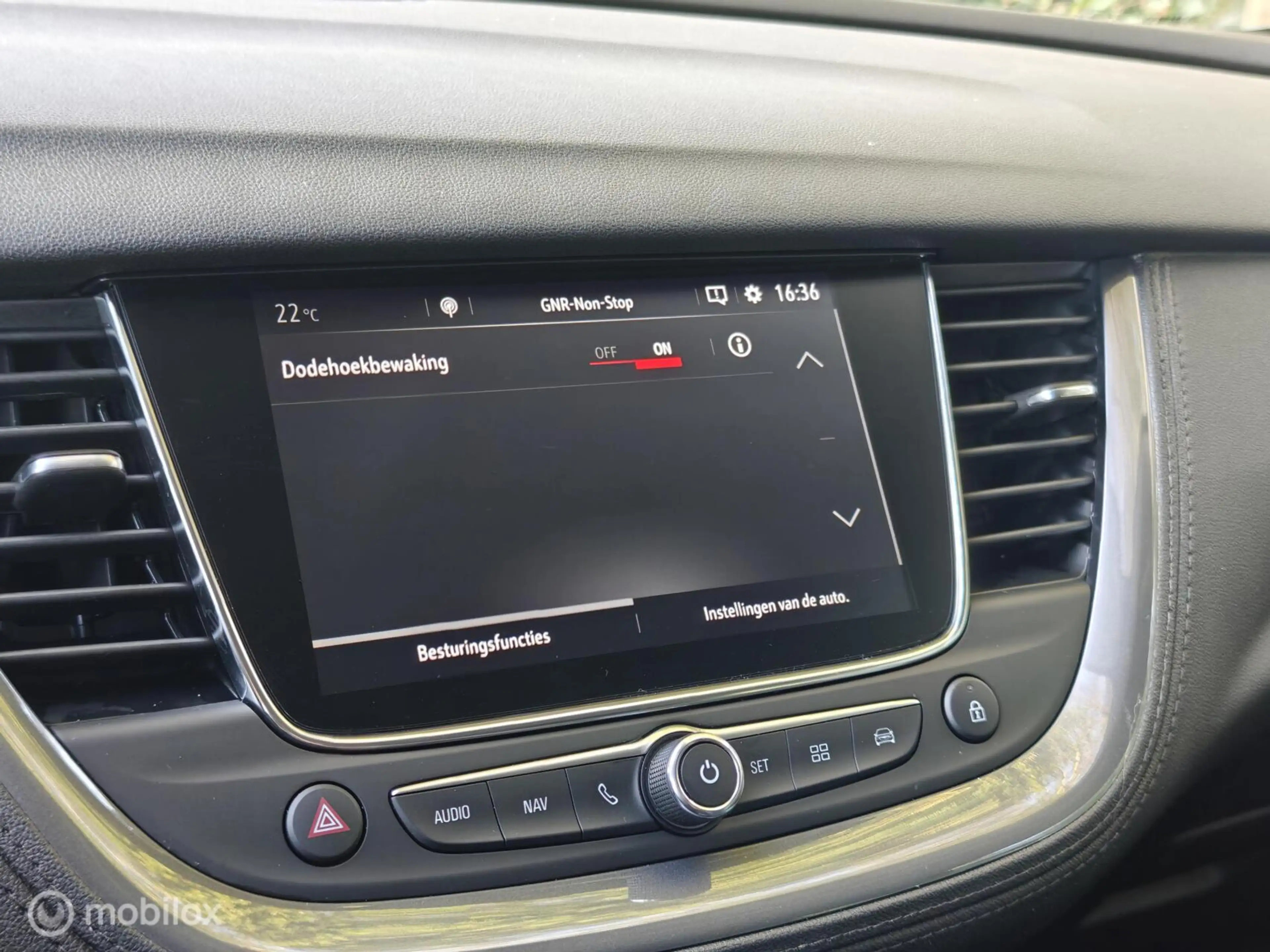 Opel Grandland X 1.2 Turbo Ultimate — photo 20
