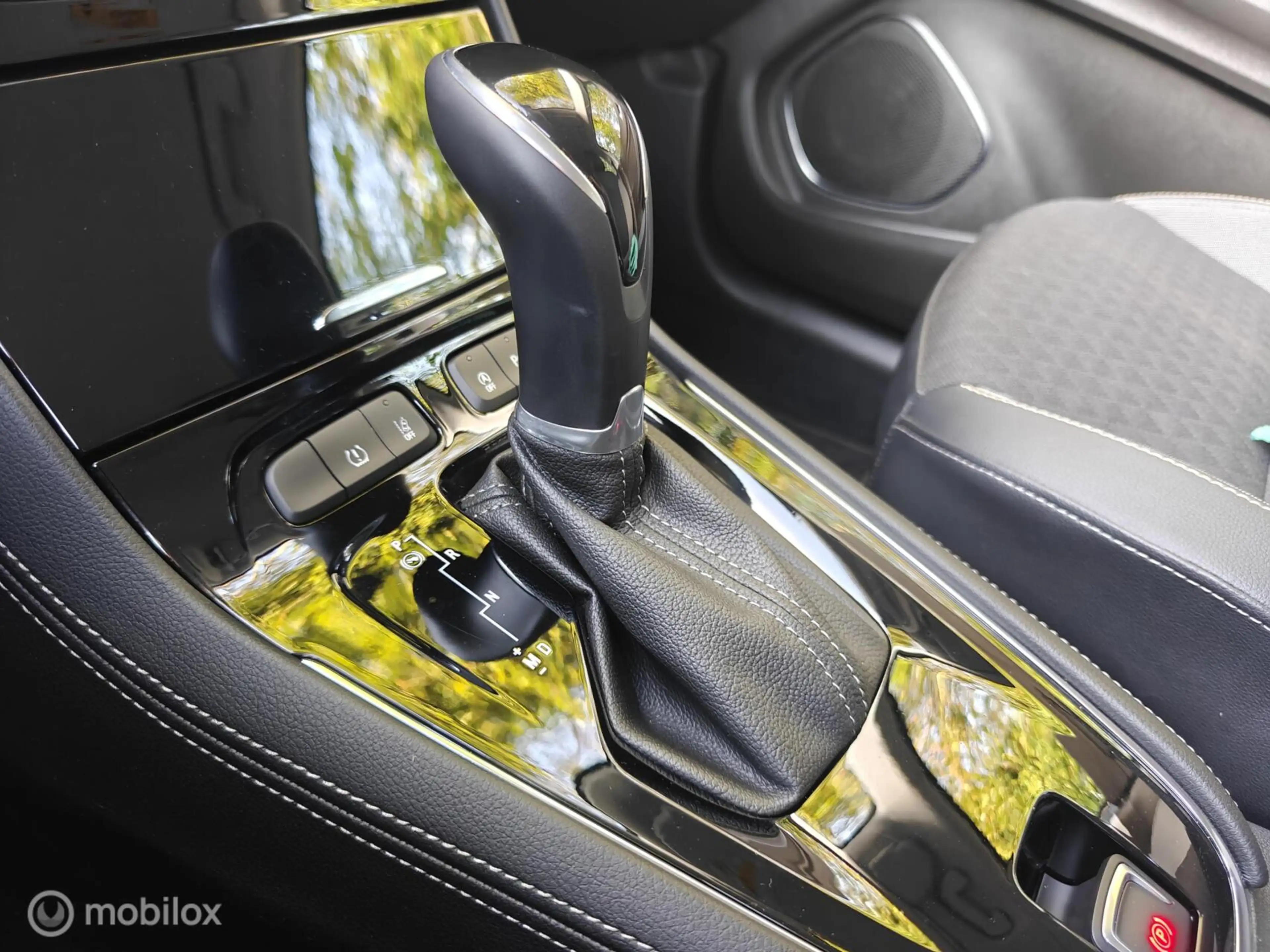 Opel Grandland X 1.2 Turbo Ultimate — photo 23